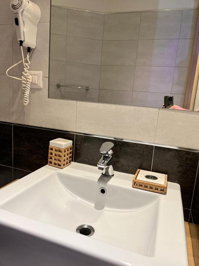 Relaise Luxury Sistina Rome Exterior photo